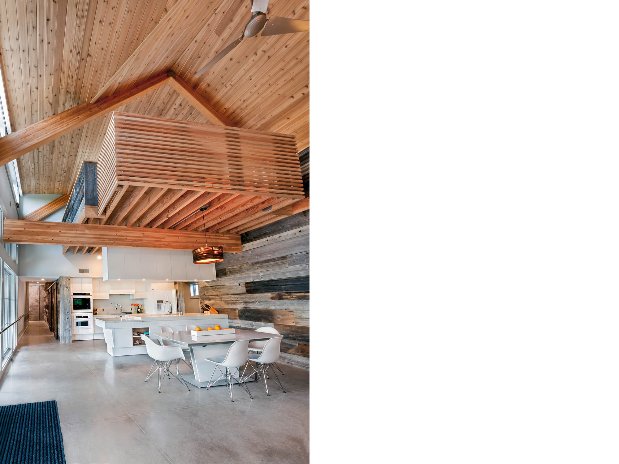 Project photo FANN Interior Kitchen with Art Loft above